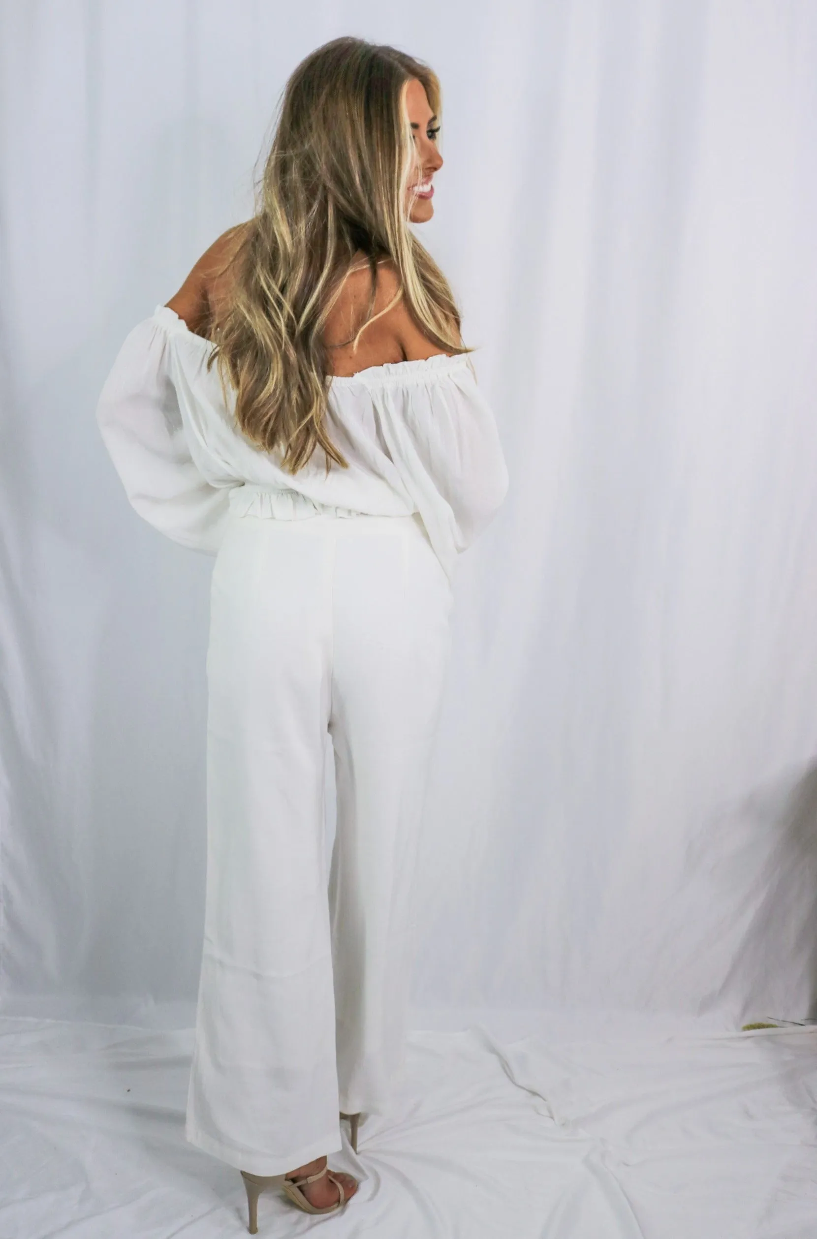 'Delilah' Off the Shoulder Frilled Blouse in White